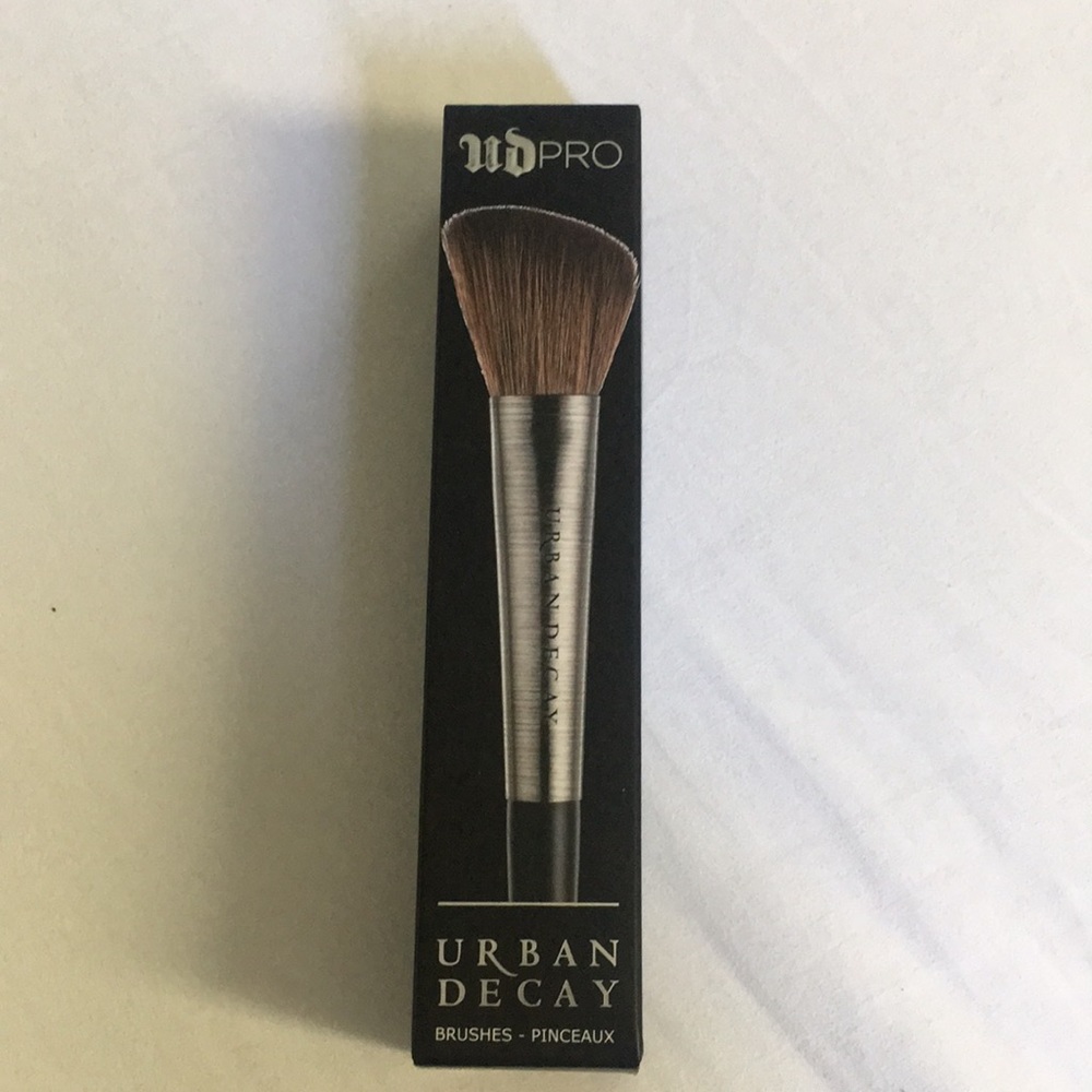 Urban Decay blush brush- NEW